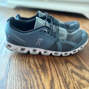 On Cloud, women’s size 9